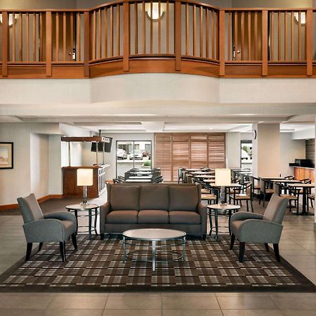 Wingate By Wyndham Cincinnati Blue Ash Exterior photo