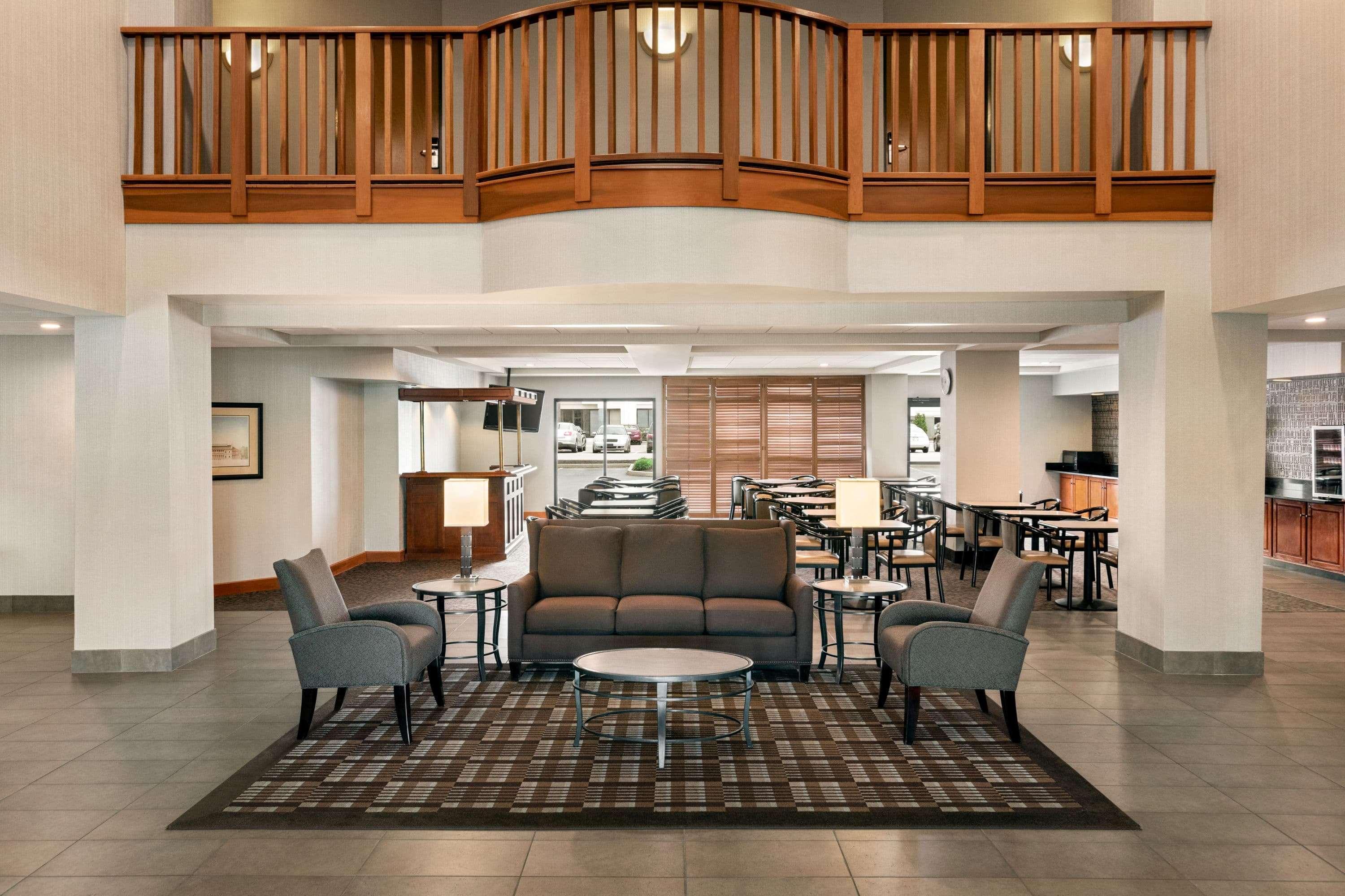 Wingate By Wyndham Cincinnati Blue Ash Exterior photo